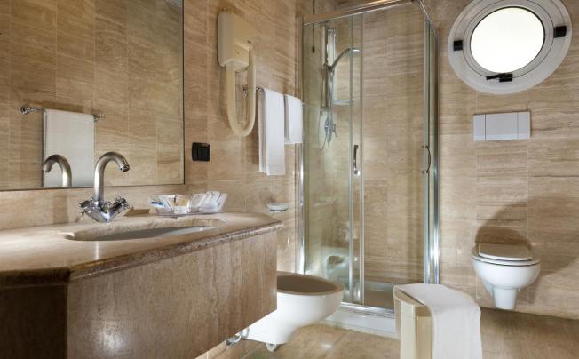 Фото отеля Astoria Suite Hotel
