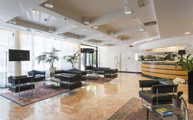 Фото отеля Astoria Suite Hotel