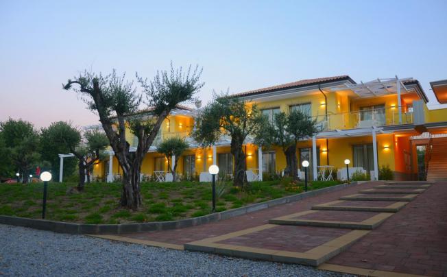 Фото отеля Baia Di Trainiti Hotel