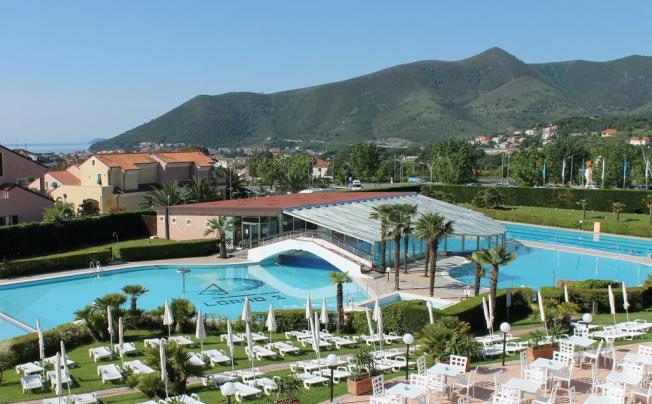 Фото отеля LOANO 2 VILLAGE FORMULA HOTEL