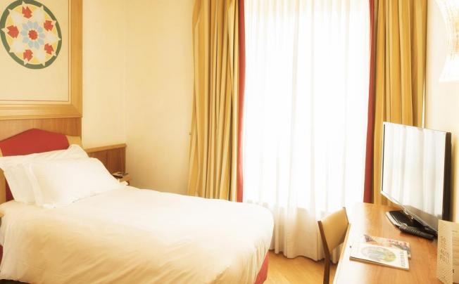 Фото отеля RENAISSANCE HOTEL MEDITERRANEO