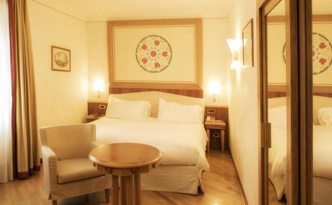 Фото отеля RENAISSANCE HOTEL MEDITERRANEO