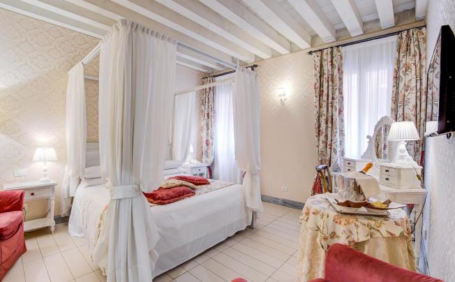 Фото отеля Antiche Figure Hotel