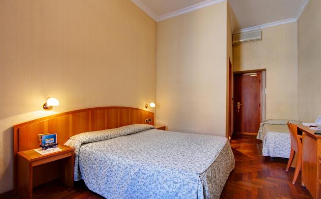 Фото отеля Corot Hotel