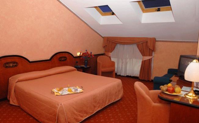 Фото отеля Hotels milano puccini