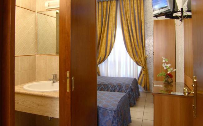 Фото отеля Assisi Hotel