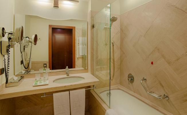 Фото отеля Nh villa carpegna