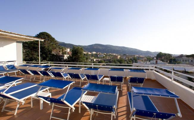 Фото отеля Caravel Hotel