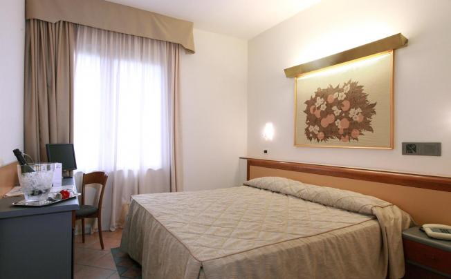 Фото отеля Caravel Hotel