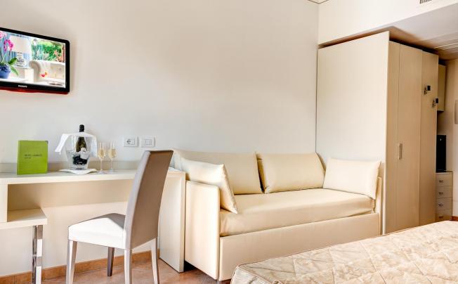Фото отеля Caravel Hotel