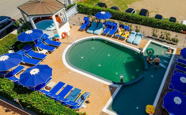 Фото отеля Astro Suite Hotel