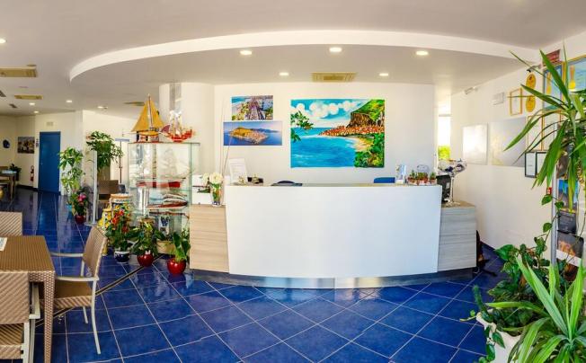 Фото отеля Astro Suite Hotel