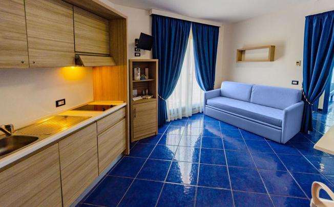 Фото отеля Astro Suite Hotel