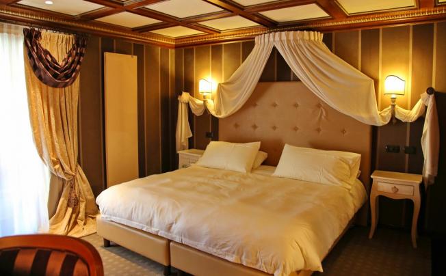 Фото отеля Chateau Blanc Hotel