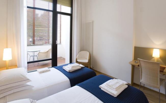 Фото отеля Emilia Hotel