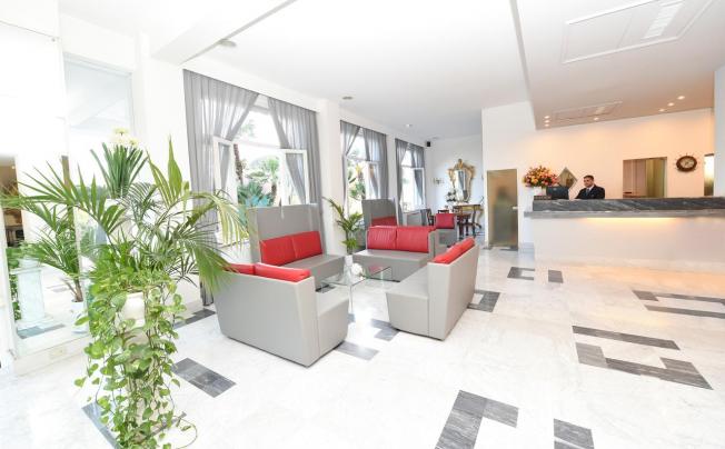 Фото отеля Hotel carlton international