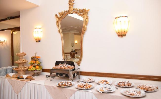 Фото отеля Hotel carlton international