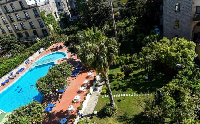 Фото отеля Hotel carlton international