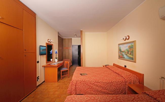 Фото отеля Hotel & residence holiday
