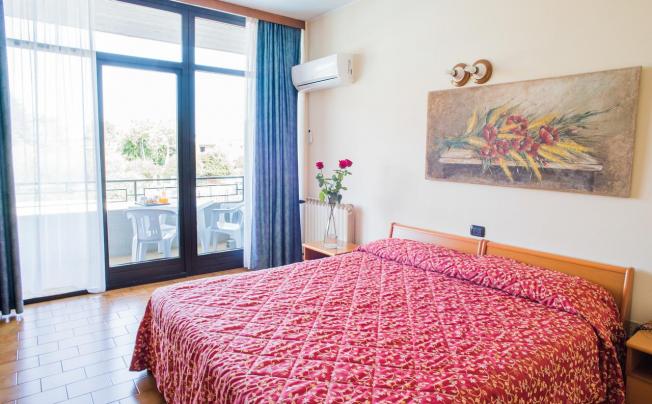 Фото отеля Hotel & residence holiday