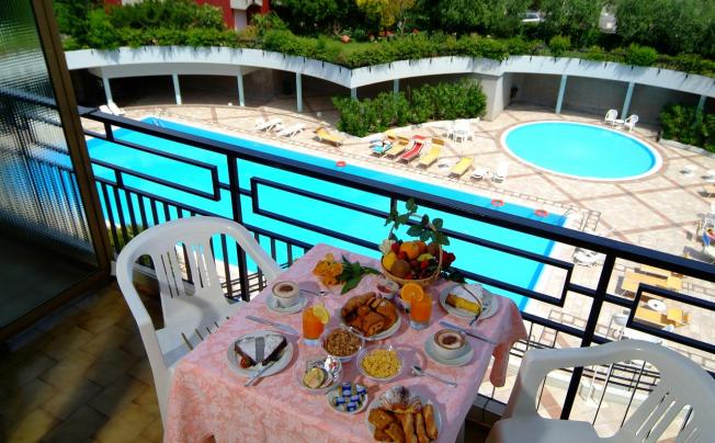Фото отеля Hotel & residence holiday