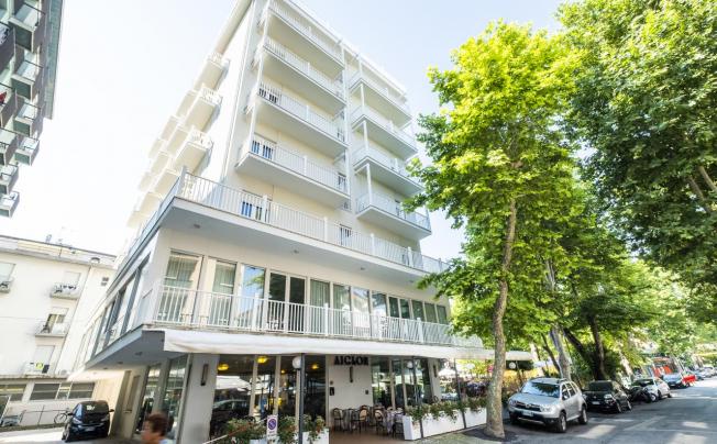 Фото отеля Aiglon Hotel