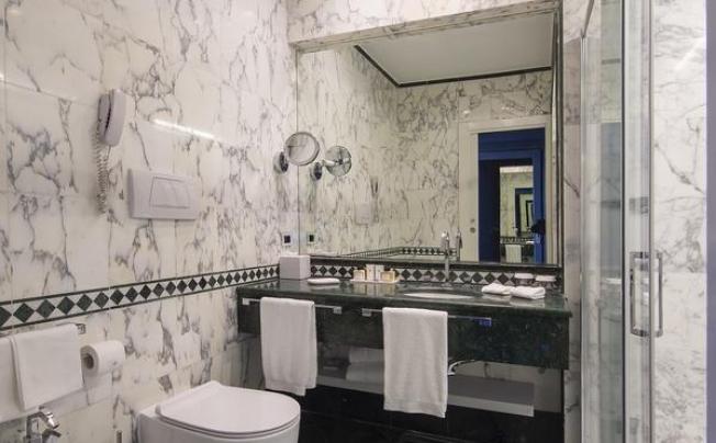 Фото отеля Sina Bernini Bristol Hotel