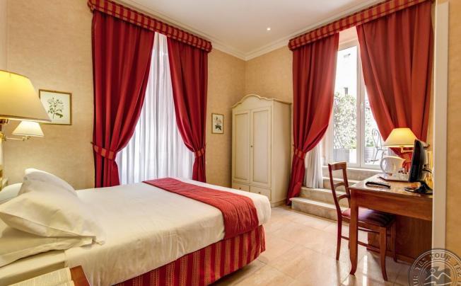 Фото отеля Roma Termini Suites