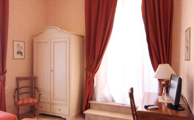 Фото отеля Roma Termini Suites