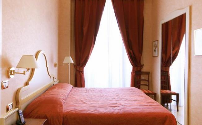 Фото отеля Roma Termini Suites