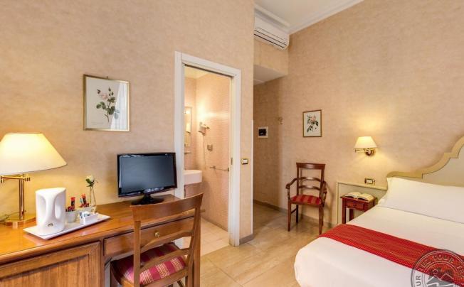 Фото отеля Roma Termini Suites