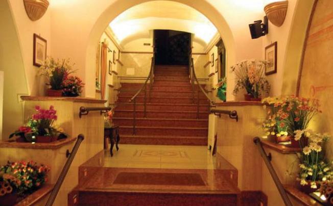 Фото отеля Golden Tower Hotel 