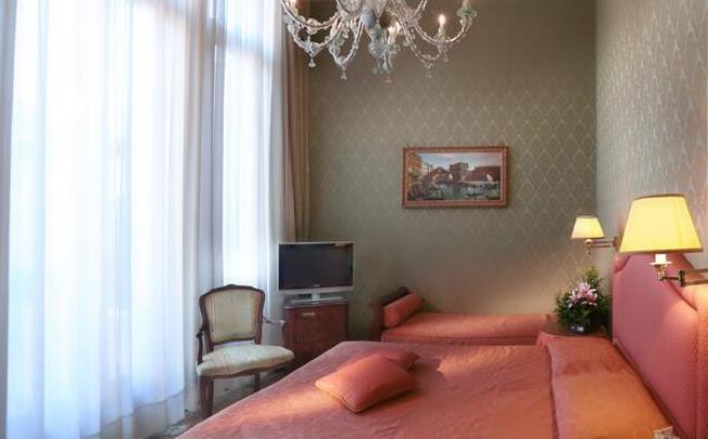 Фото отеля Colombina Hotel