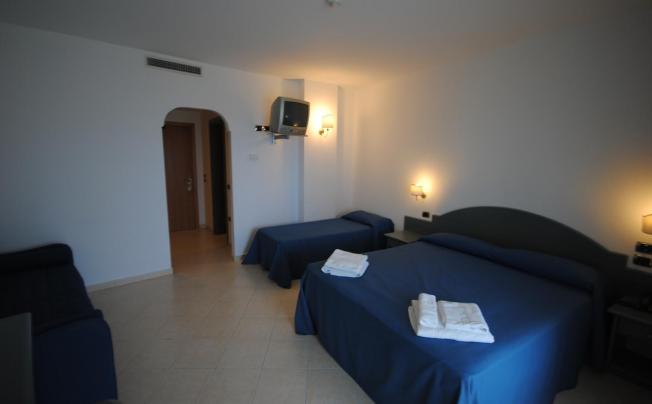 Фото отеля Hotel Scoglio Del Leone