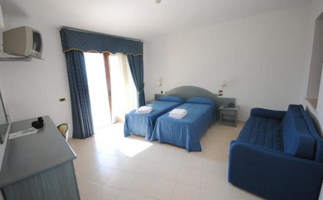 Фото отеля Hotel Scoglio Del Leone