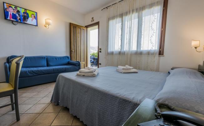 Фото отеля Hotel Scoglio Del Leone