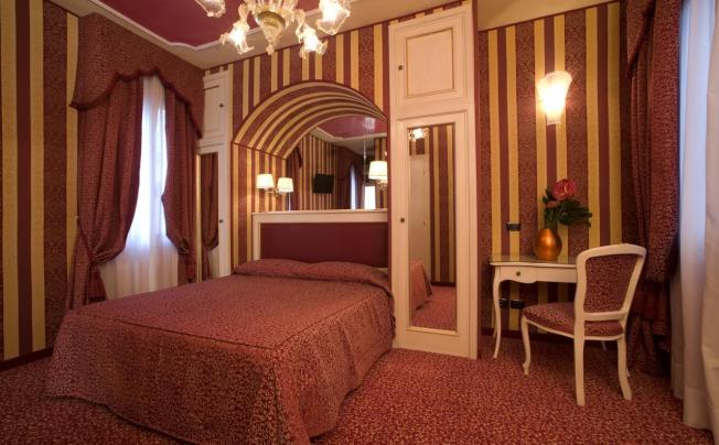 Фото отеля Alcyone Hotel
