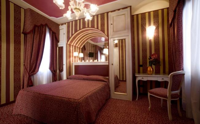 Фото отеля Alcyone Hotel