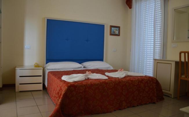 Фото отеля Carolin Hotel