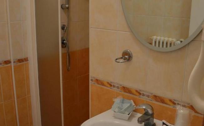 Фото отеля Carolin Hotel