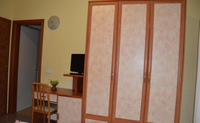 Фото отеля Carolin Hotel