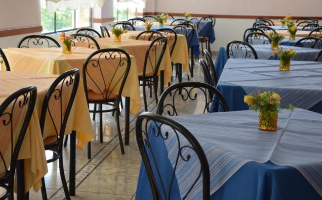 Фото отеля Carolin Hotel