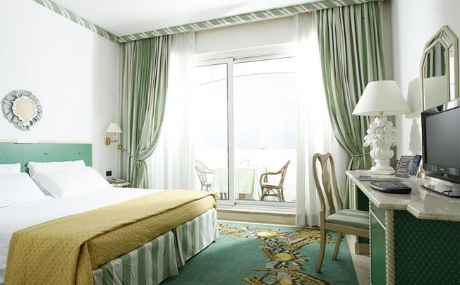 Фото отеля Aris Garden Hotel