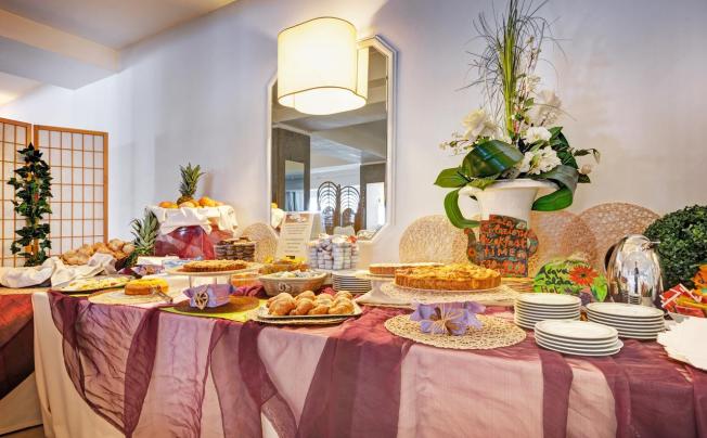 Фото отеля Aris Garden Hotel