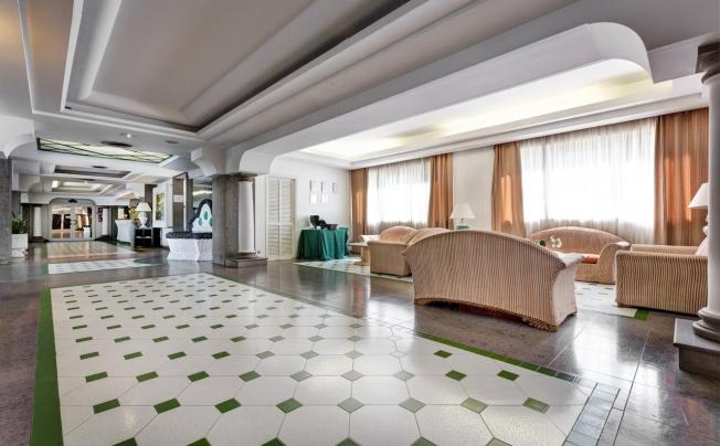 Фото отеля Aris Garden Hotel