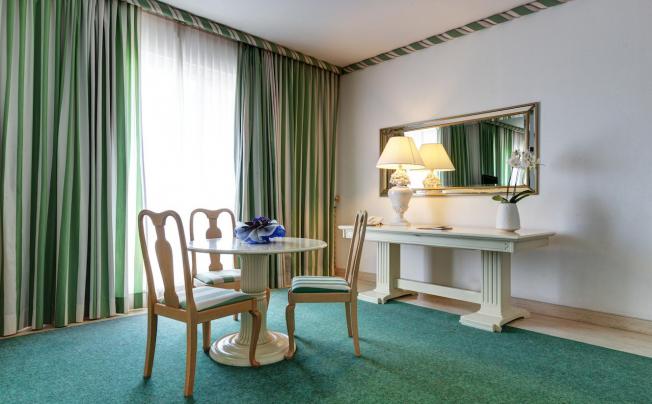 Фото отеля Aris Garden Hotel