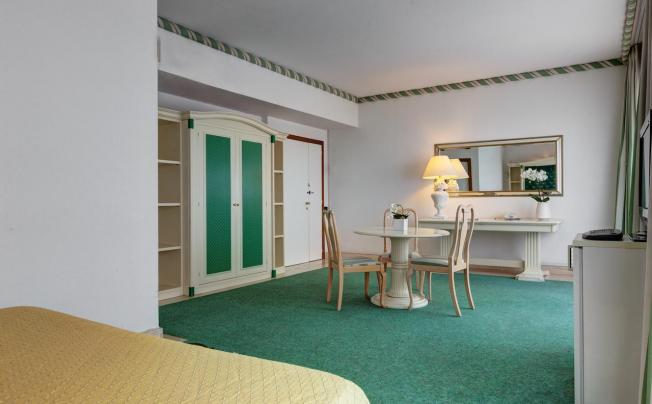 Фото отеля Aris Garden Hotel