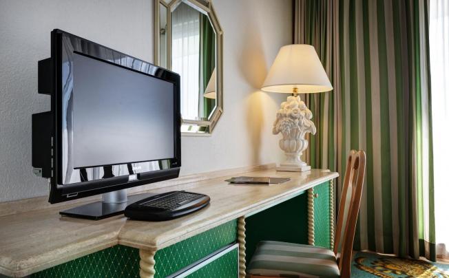 Фото отеля Aris Garden Hotel