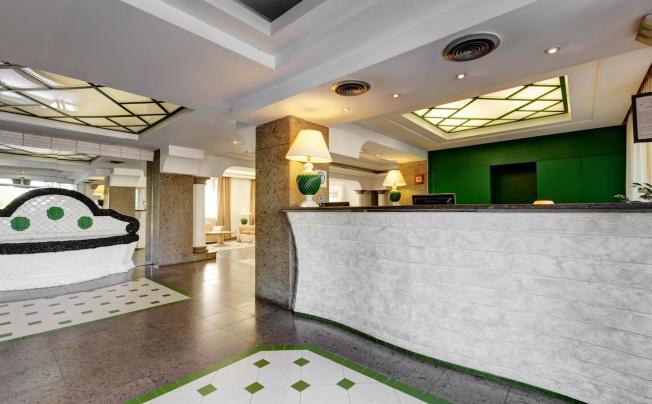 Фото отеля Aris Garden Hotel