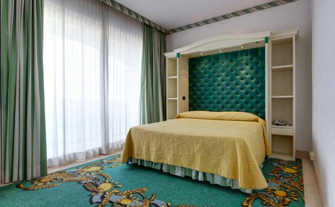 Фото отеля Aris Garden Hotel